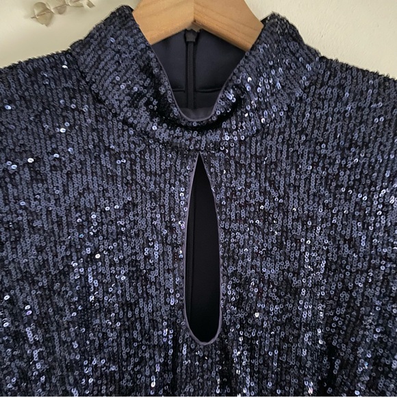 VINCE CAMUTO Long Sleeve Stand Neck Keyhole Sheath in Navy Blue Sequin Size 6 - Picture 12 of 14